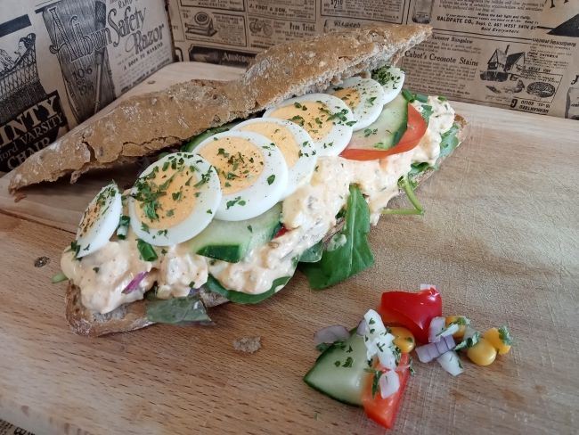 Broodje Eiersalade Speciaal