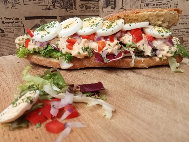 Broodje Huisgemaakte Spice Kip Salade (Licht Pittig)