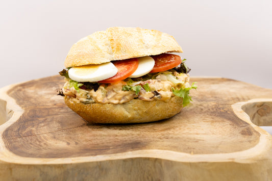 Broodje Huisgemaakte Spice Kip Salade (Licht Pittig)